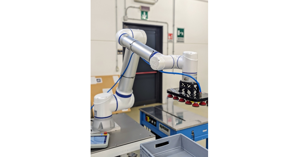 Six-Axis Cobots Maximize Automotive Manufacturing Efficiency, Throughput and Savings